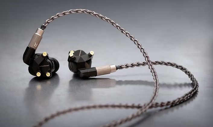 Acoustune XHS1400 Black и Gold: первая модель серии XHS со съёмной системой
