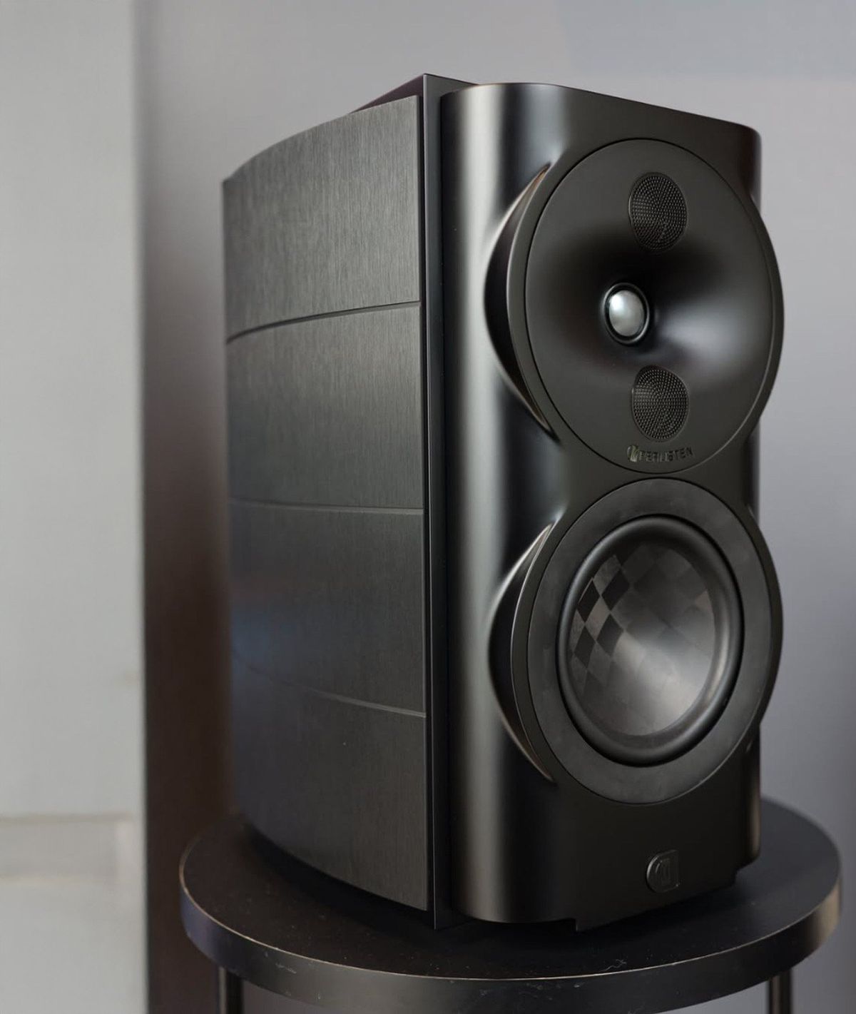 PERLISTEN S4b Black Edition: технологии флагмана S7t в модели меньшего размера — фото 3